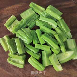 苦瓜黄豆排骨煲的做法步骤：4
