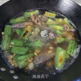 苦瓜黄豆排骨煲的做法步骤：12