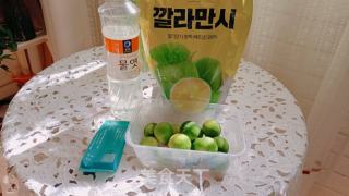 七窨茉莉卡曼橘果汁的做法步骤：1