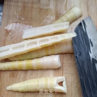 雷笋烧鸡公的做法步骤：1