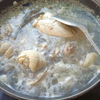 雷笋烧鸡公的做法步骤：3