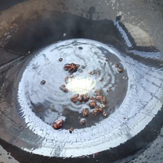 雷笋烧鸡公的做法步骤：4