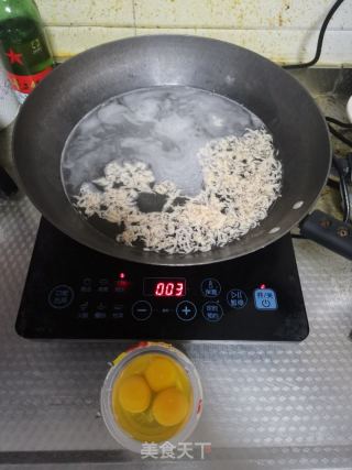 虾皮鸡蛋紫菜汤的做法步骤：2