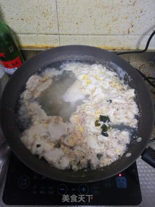 虾皮鸡蛋紫菜汤的做法步骤：3