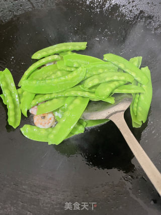 荷兰豆炒虾仁的做法步骤：8