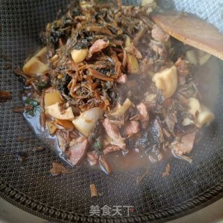 双梅烧雷笋（梅菜梅花肉烧雷笋）的做法步骤：11