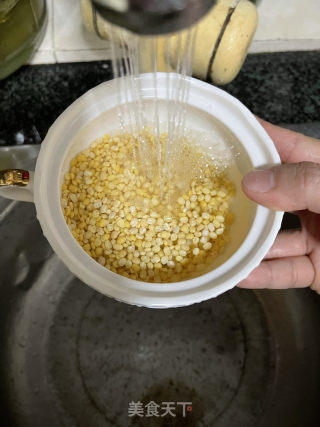 银耳绿豆牛奶羹的做法步骤：2