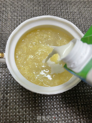 银耳绿豆牛奶羹的做法步骤：10