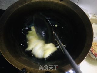 莲花菜鸡蛋炒米粉的做法步骤：4
