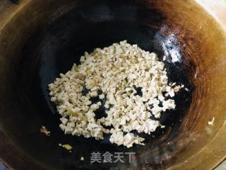 韭菜粉条鸡蛋水饺的做法步骤：1