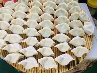 韭菜粉条鸡蛋水饺的做法步骤：10
