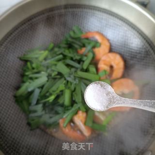 韭菜炒鲜虾的做法步骤：11