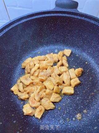 蒜香口蘑鸡胸肉的做法步骤：4