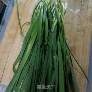 虾酱韭菜炒鸡蛋的做法步骤：1
