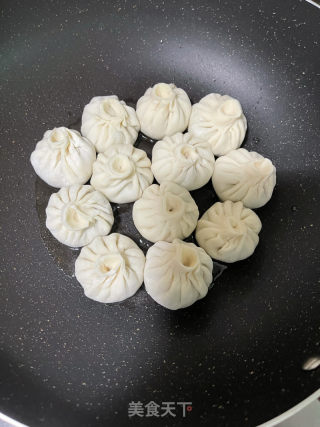 生煎梅菜包的做法步骤：14