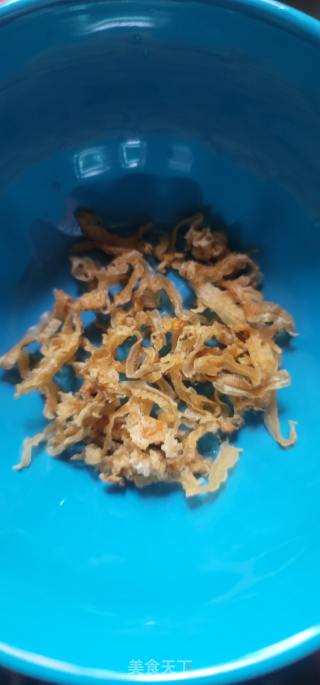 裙边拌青瓜的做法步骤：1