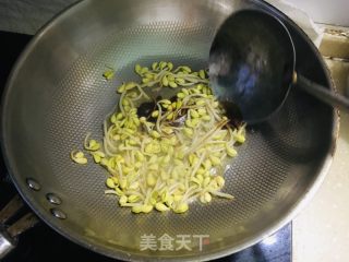 黄豆芽炒韭菜的做法步骤：5