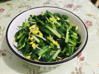 黄豆芽炒韭菜的做法步骤：9