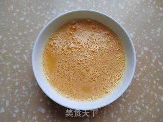 芥菜梗豆干炒蛋的做法步骤：2
