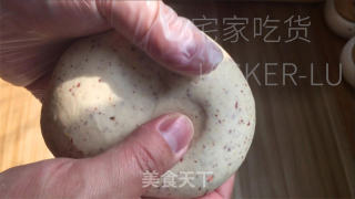 红枣馒头，带有浓郁枣香味，让人垂涎欲滴。的做法步骤：7