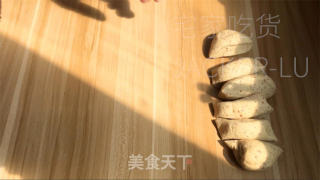 红枣馒头，带有浓郁枣香味，让人垂涎欲滴。的做法步骤：10