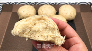红枣馒头，带有浓郁枣香味，让人垂涎欲滴。的做法步骤：17