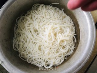 牛肉汤粉的做法步骤：5