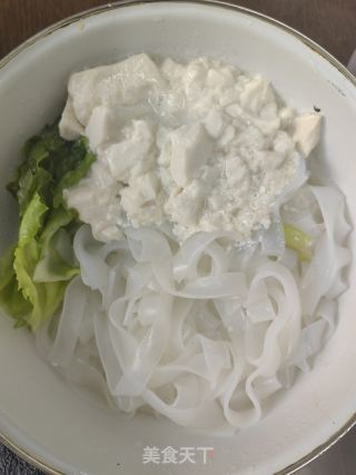 青椒肥肠拌河粉的做法步骤：6