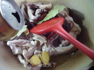 啤酒鸭锁骨的做法步骤：4