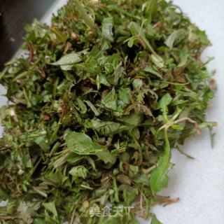 梅花肉花生碎炒苦菜的做法步骤：2