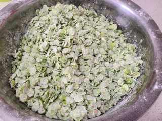 蒜泥拌蒸榆钱的做法步骤：7