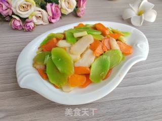 莴笋胡萝卜炒荸荠的做法步骤：5