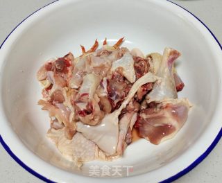 春季鸡肉清汤煲的做法步骤：2