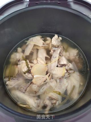春季鸡肉清汤煲的做法步骤：5
