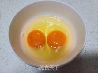 鸡蛋炒蒸榆钱的做法步骤：2