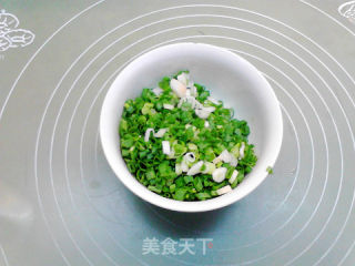 葱香腊肉发面大饼的做法步骤：5
