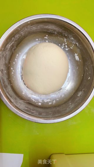 五香花卷的做法步骤：2