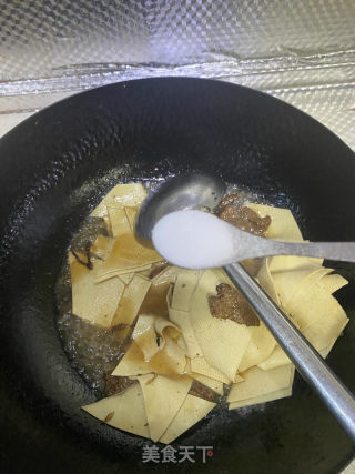 韭菜炒豆皮的做法步骤：13