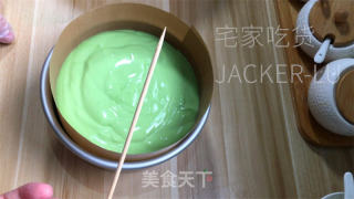 抹茶戚风蛋糕，清爽抹茶气息，蛋糕体细嫩绿润，入口即化，令人陶醉。的做法步骤：16