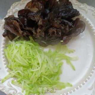 茭瓜木耳拌鹅蛋的做法步骤：5