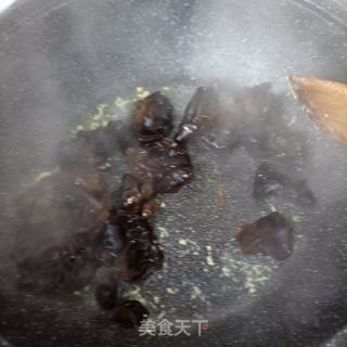 海参煎蛋拌黄瓜木耳的做法步骤：10