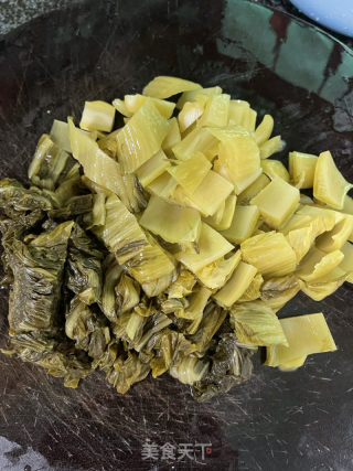 酸菜焖排骨的做法步骤：4