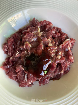 韭黄炒牛肉的做法步骤：2