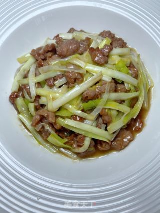 韭黄炒牛肉的做法步骤：14
