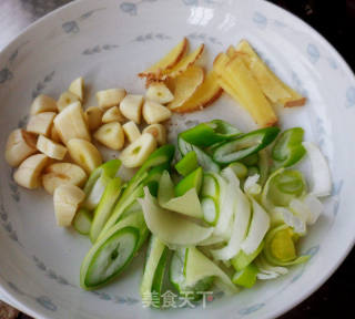 家常红烧带鱼段的做法步骤：4