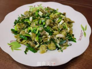 蒜苗炒蒸榆钱的做法步骤：4