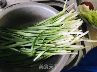 韭菜炒鸡蛋的做法步骤：1