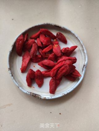 玫瑰花分心木枸杞红茶的做法步骤：3