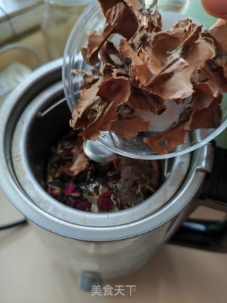 玫瑰花分心木枸杞红茶的做法步骤：5