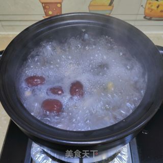 莲藕花生猪蹄汤的做法步骤：5